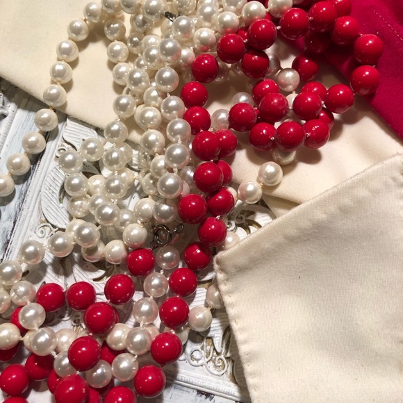 Set of 3 vintage faux pearl necklaces red white - Picture 2 of 8